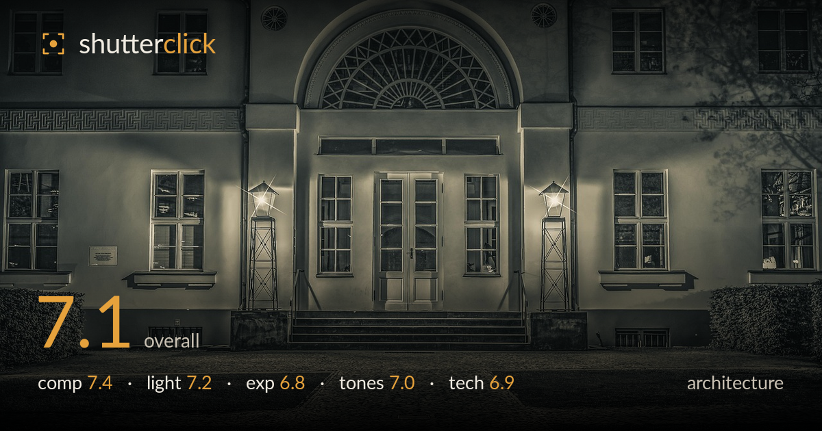 architecture photo critique card