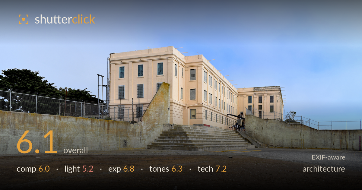 architecture photo critique card